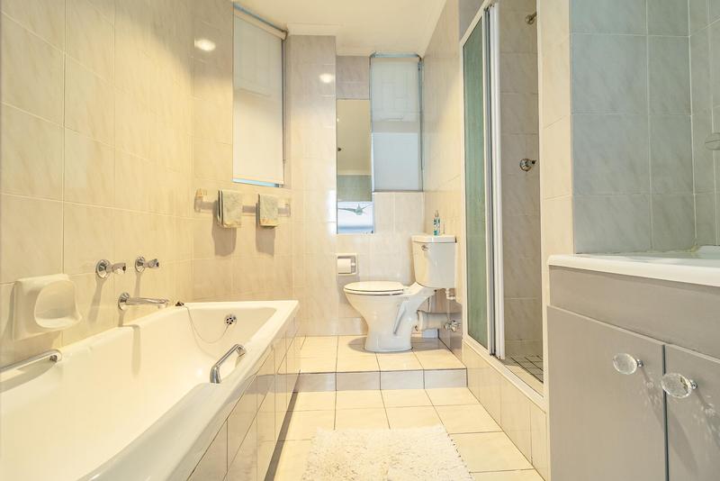 To Let 2 Bedroom Property for Rent in Sea Point Western Cape